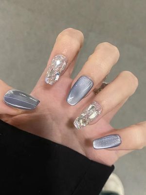 Gray and large diamonds